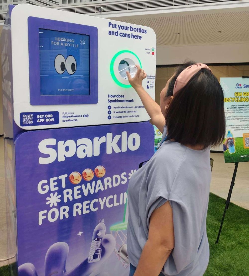 Young girl donates books